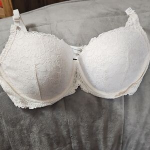 PINK Victoria's Secret White Lace Bra with Underwire